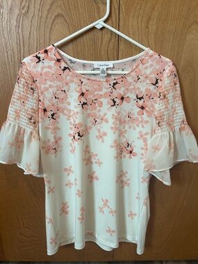 Calvin Klein Pink Floral Smocked Sleeve Women’s Top Size Medium